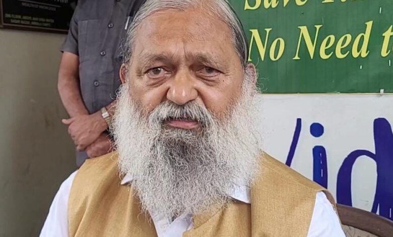 हरियाणा मंत्री अनिल विज का बयान: कथावाचकों से नहीं, संतों के ज्ञान से समझें सच्चाई, तेजस्वी के दो मतदाता कार्ड से राहुल गांधी का ‘फ्यूज’ उड़ा