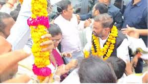 Swami Prasad Maurya को युवक ने थप्पड़ मारा