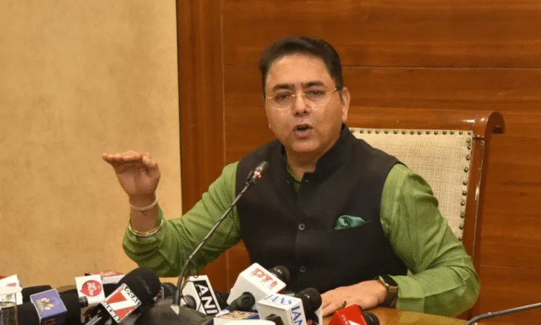 Aman Arora addressing press conference at Anandpur Sahib Shaheedi Samagam