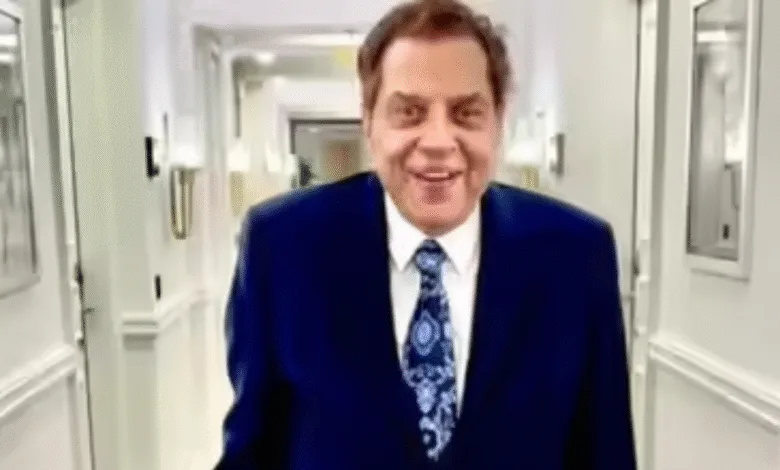 Actor Dharmendra Passes Away at 89: बॉलीवुड के ही-मैन का निधन, मुंबई में जुटा पूरा फिल्म जगत
