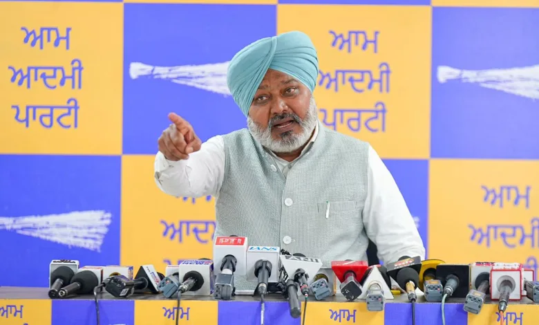 “कांग्रेस को पदों के हिसाब से रेट लिस्ट लगानी चाहिए” — हरपाल सिंह चीमा